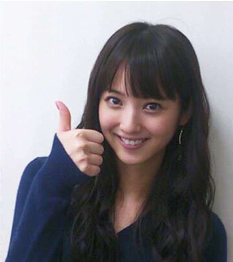 黒髪が似合う芸能人の画像を集めるトピ