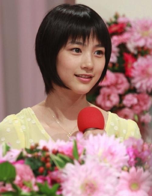 黒髪が似合う芸能人の画像を集めるトピ