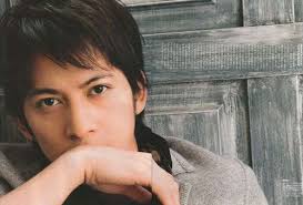 黒髪が似合う芸能人の画像を集めるトピ