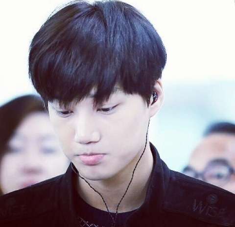 黒髪が似合う芸能人の画像を集めるトピ