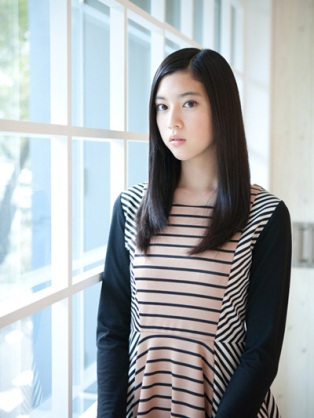 黒髪が似合う芸能人の画像を集めるトピ