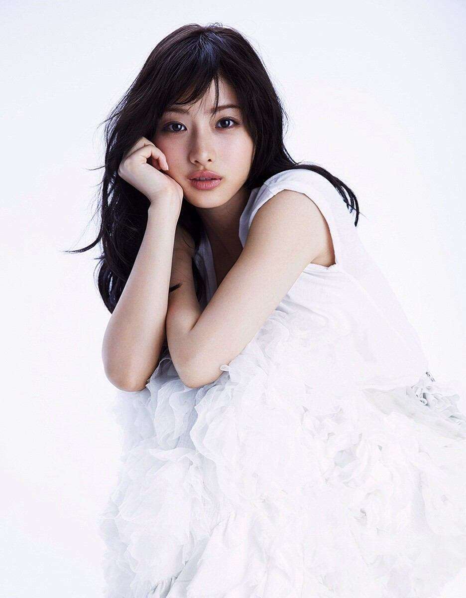 黒髪が似合う芸能人の画像を集めるトピ