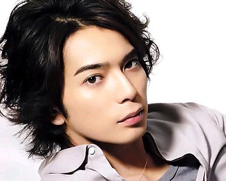 黒髪が似合う芸能人の画像を集めるトピ