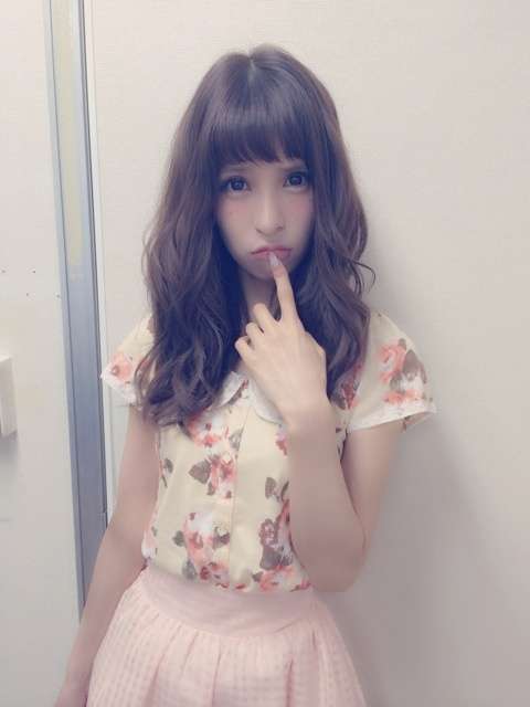 坂口杏里、義父・尾崎健夫との過去の確執を告白「一生恨もうって思い。私が死ぬか、パピーを殺すか」