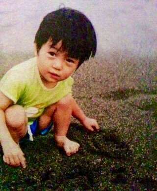 芸能人の幼少期を載せていくトピック