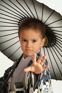 芸能人の幼少期を載せていくトピック