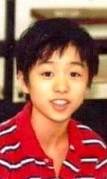 芸能人の幼少期を載せていくトピック