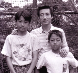芸能人の幼少期を載せていくトピック