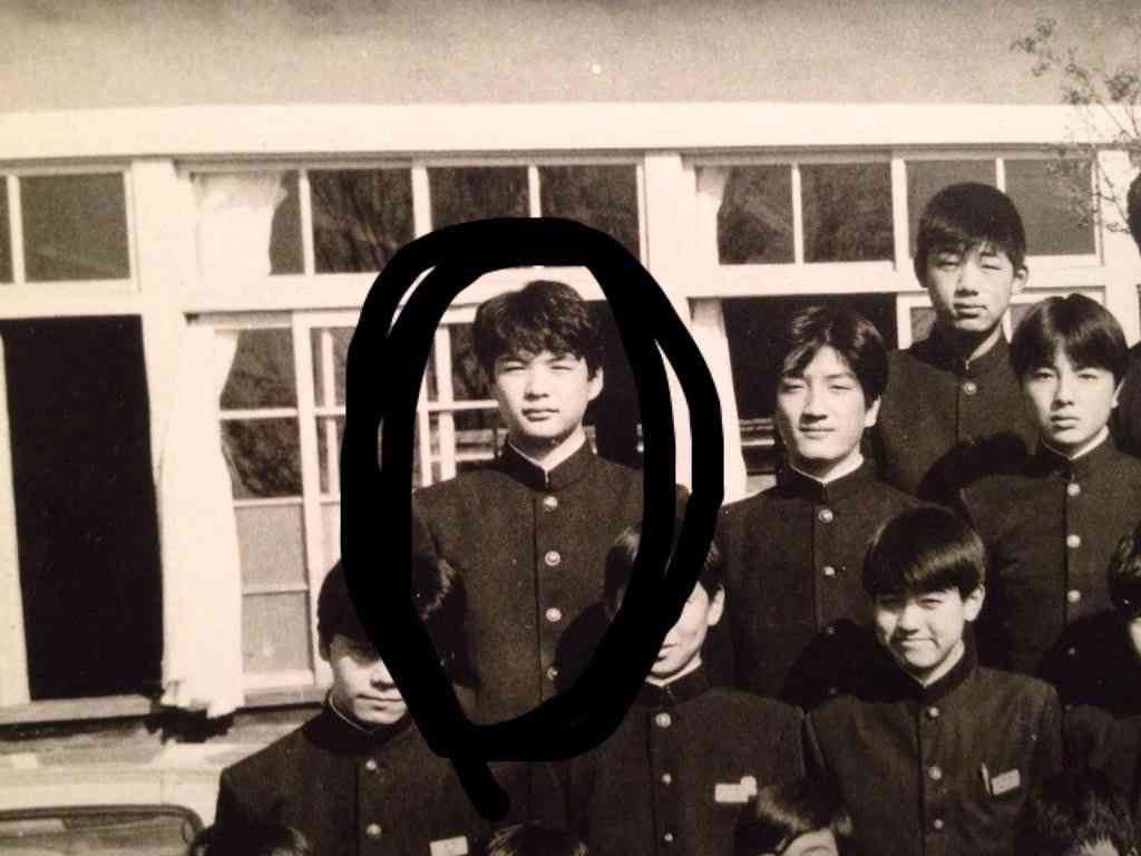 芸能人の幼少期を載せていくトピック