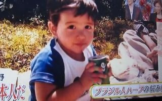 芸能人の幼少期を載せていくトピック