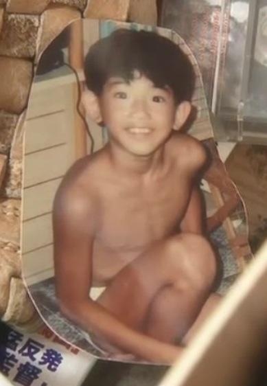 芸能人の幼少期を載せていくトピック