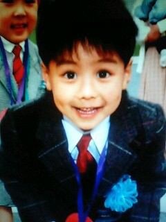 芸能人の幼少期を載せていくトピック