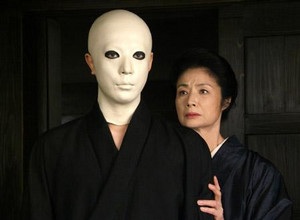 能面顔のご当地キャラ、三重・名張に登場　泣き出す子も