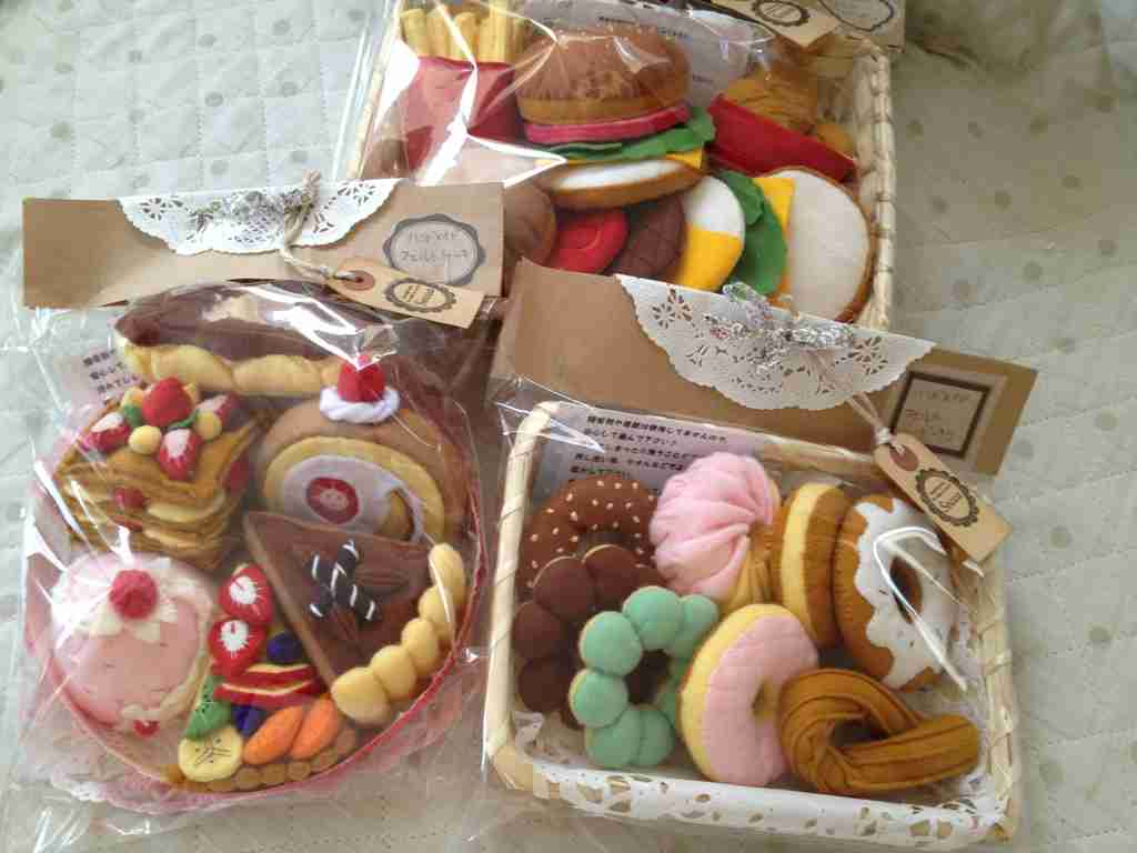 バザー寄贈品。