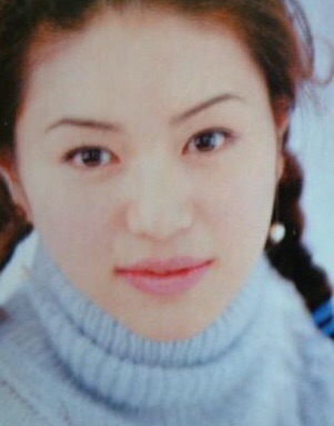 井川遥、大人の色気漂うドレスで登場！世界1のウイスキーで乾杯