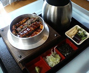 宅配の食べ物頼みますか?