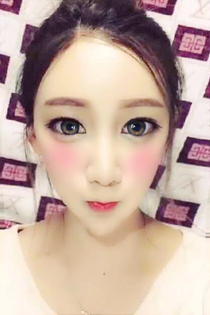 ざわちん、理想の恋人は「韓流顔」…三浦翔平メイクで「初代ベスト・マスクイーン」授与式に登場