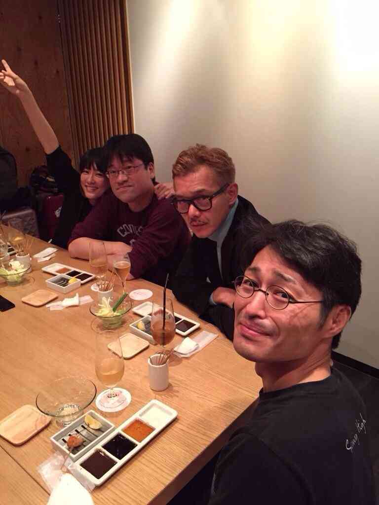 安田顕の笑顔に大反響！水川あさみが仲良しほろ酔い写真を公開