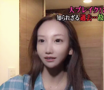 ざわちんが「風呂上がり姿」を公開し話題に