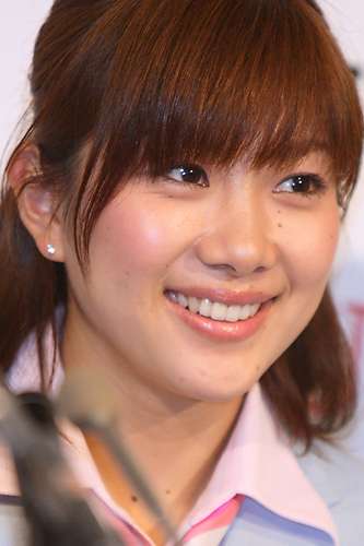 順風の潮田玲子とは好対照…タレント小椋久美子の“前途多難”