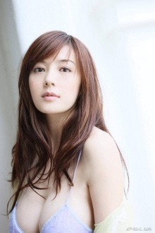 モテ女の必須条件！隙がある女性って？