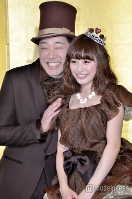 高橋愛の現在、メイク・髪型が別人のように変わってる…