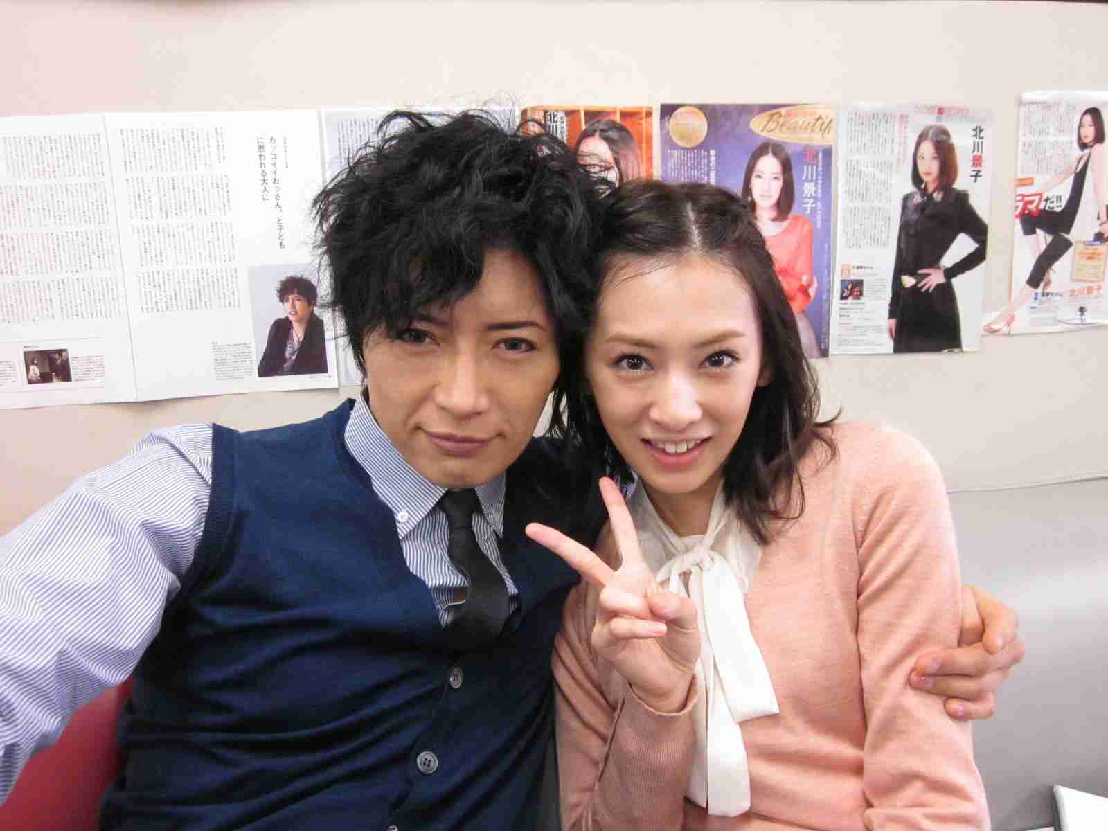 GACKTが披露したAKB48コスプレが本家メンバーよりも可愛いとツイッターで話題に