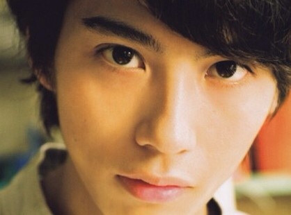 つり目の男性が好きな方！