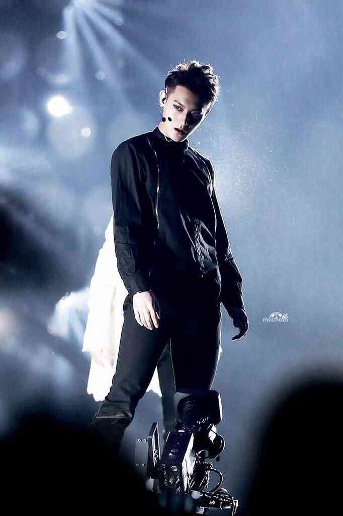 つり目の男性が好きな方！