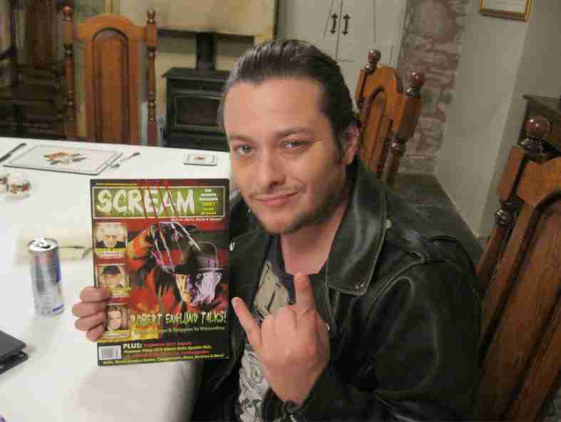 つり目の男性が好きな方！