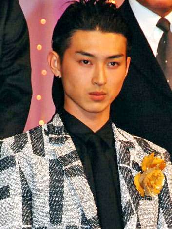 つり目の男性が好きな方！