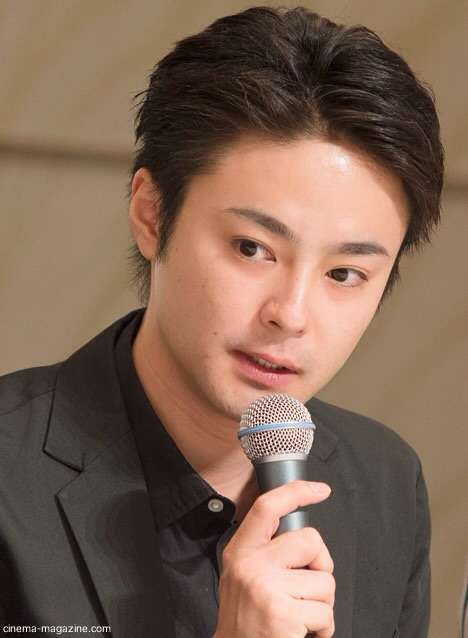 つり目の男性が好きな方！