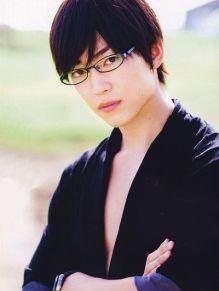 つり目の男性が好きな方！