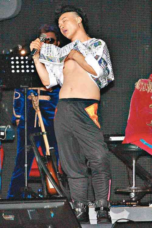 ダサいファッションを貼るトピ