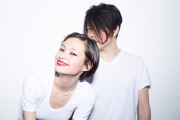 中山美穂と渋谷慶一郎氏、5つ星ホテルで熱々手つなぎデート