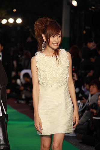 ドレスアップしてる有名人の画像を貼るトピ