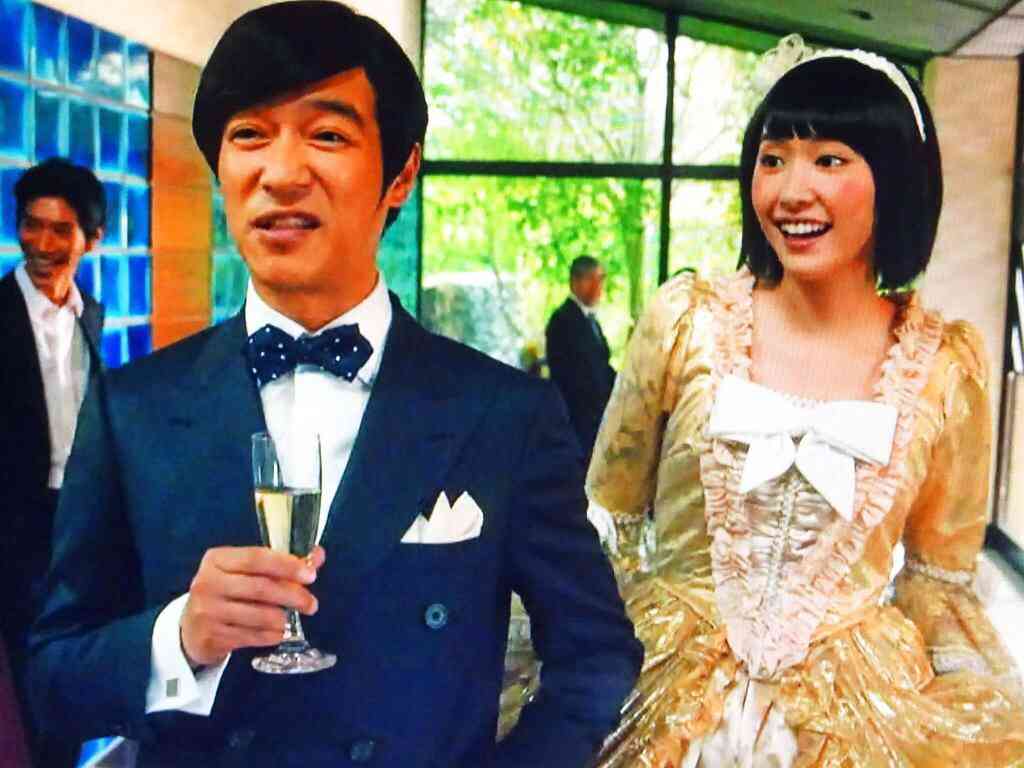 ドレスアップしてる有名人の画像を貼るトピ