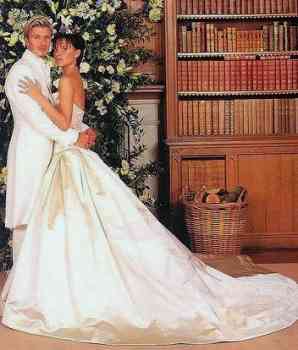 ドレスアップしてる有名人の画像を貼るトピ