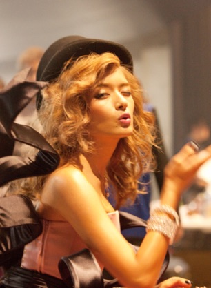 ドレスアップしてる有名人の画像を貼るトピ