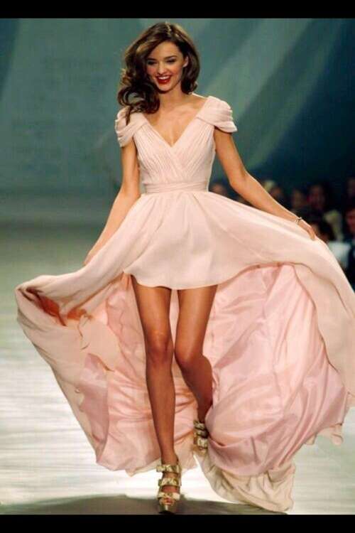 ドレスアップしてる有名人の画像を貼るトピ