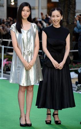 ドレスアップしてる有名人の画像を貼るトピ