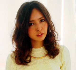 口元をいじったせいで残念になった芸能人は？