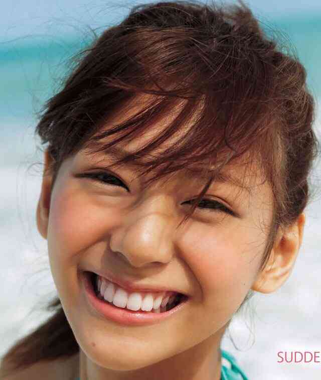 口元をいじったせいで残念になった芸能人は？