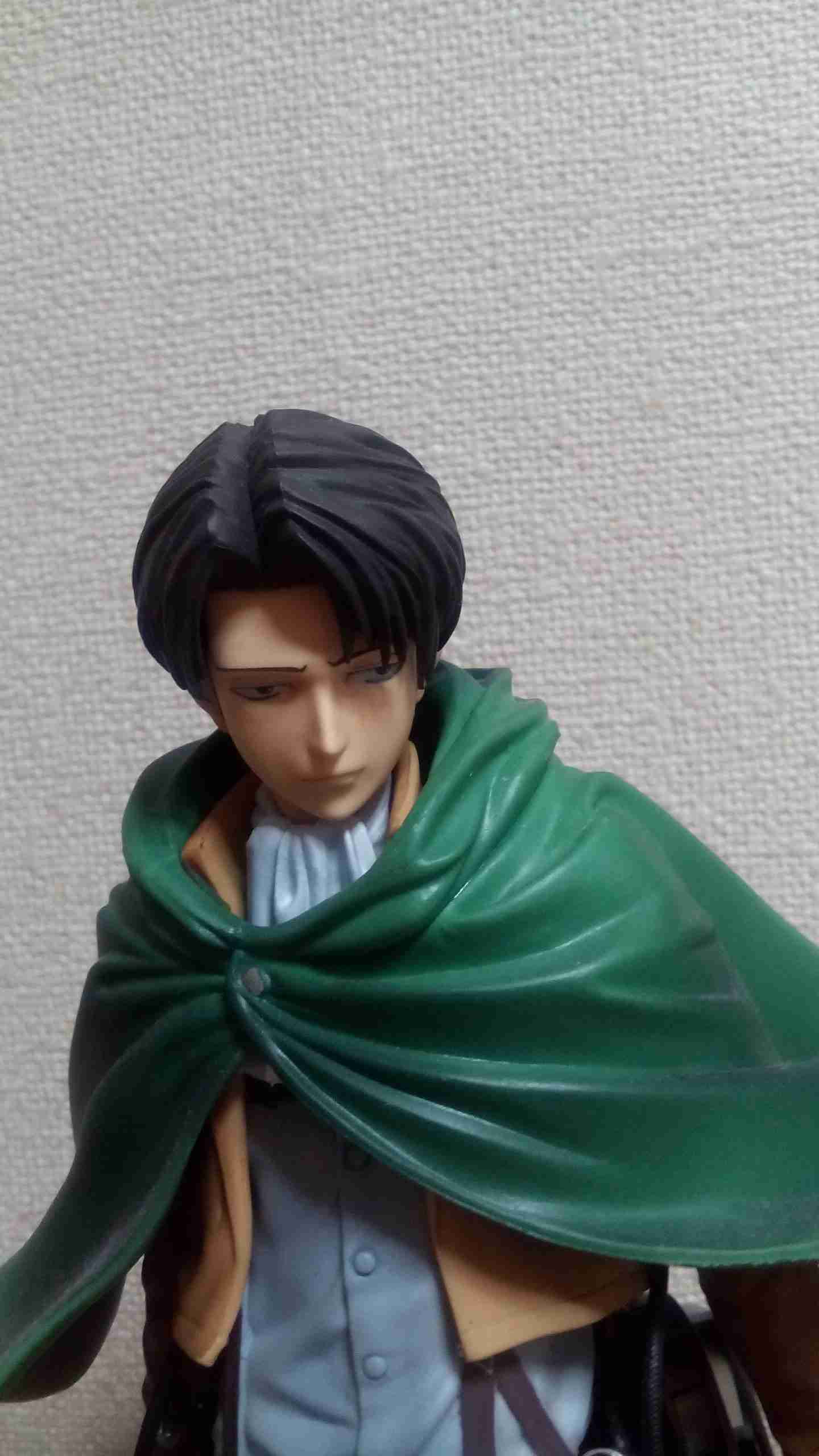 一番くじ『進撃の巨人』のリヴァイ兵長フィギュアの顔がヒドイｗｗｗ