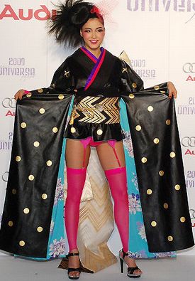 ミス・ユニバース日本代表、世界に挑む“甲冑姿”お披露目