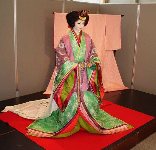 ミス・ユニバース日本代表、世界に挑む“甲冑姿”お披露目