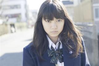 女優・二階堂ふみが“週刊プレイボーイ”グラビアで「透けパン」「お尻丸出し」と露出が話題に