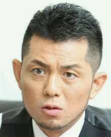 左右の目の大きさ、形が違う方