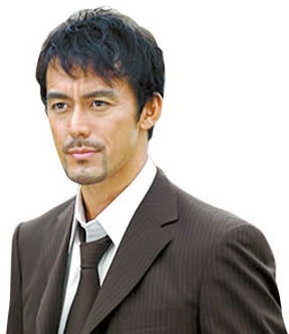 涙袋が無い人ー！