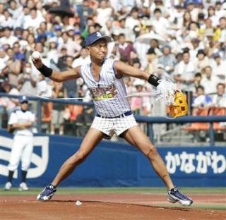 松本人志の忘年会写真を陣内智則が公開。